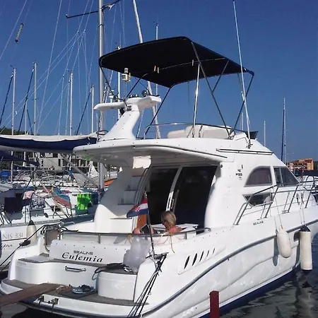 Eufemia Botel Makarska