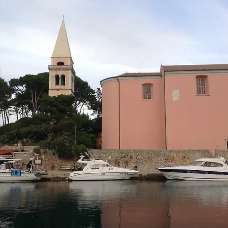 Botel Eufemia *