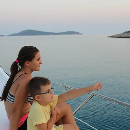 Eufemia Botel Makarska